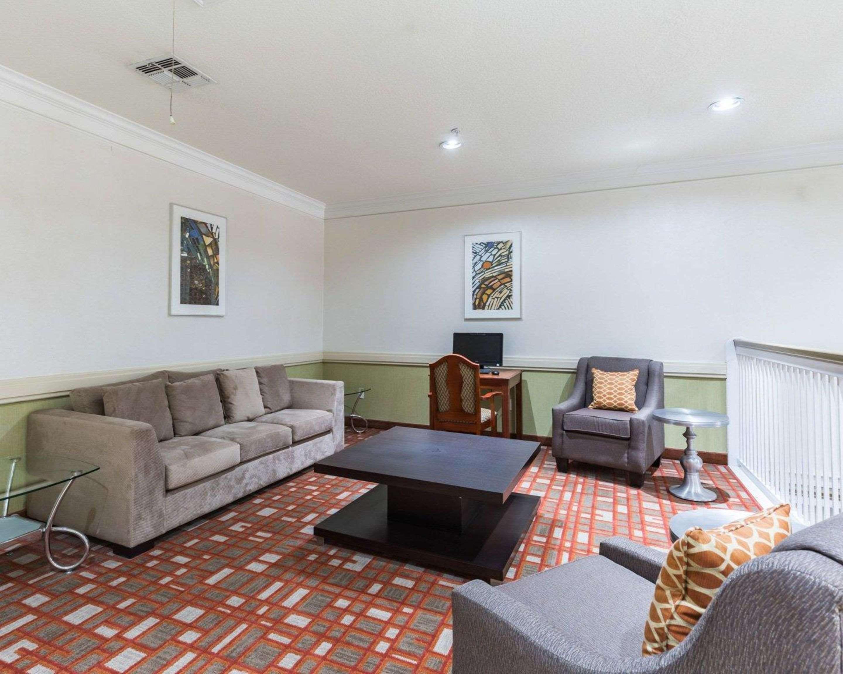 Econo Lodge Inn & Suites East Houston I-10 Luaran gambar